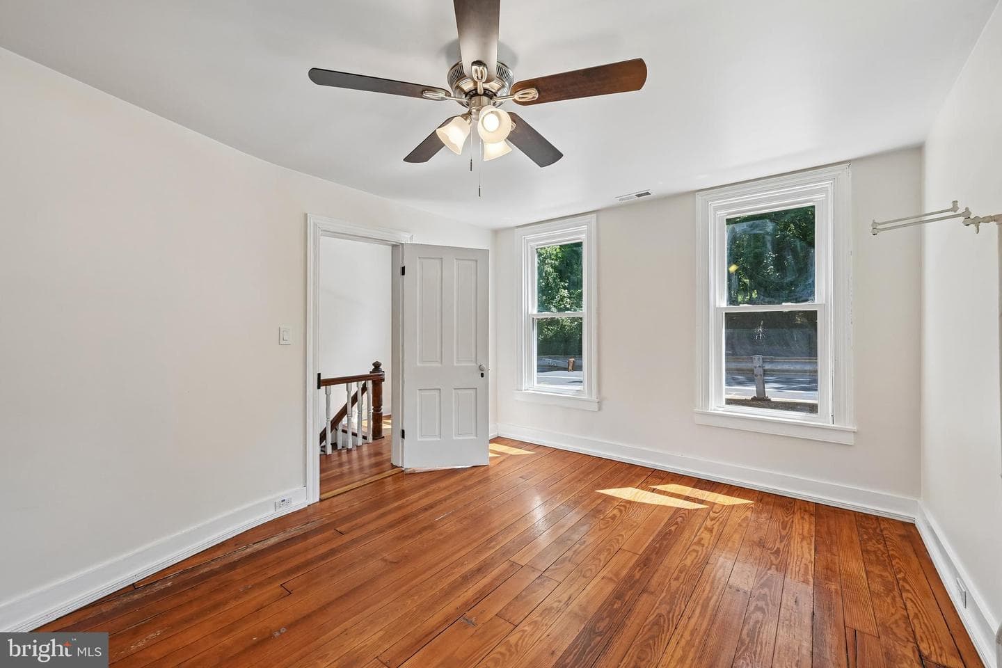 5702 Falls Road photo 27