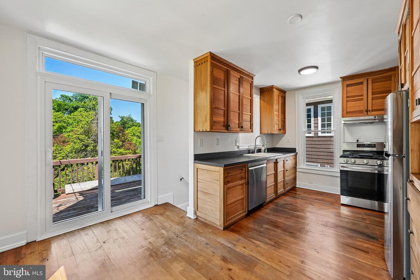 5702 Falls Road photo 3