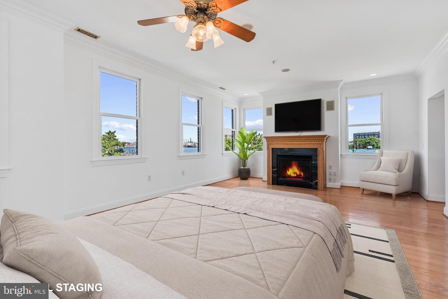 1294 Harbor Island Walk photo 11