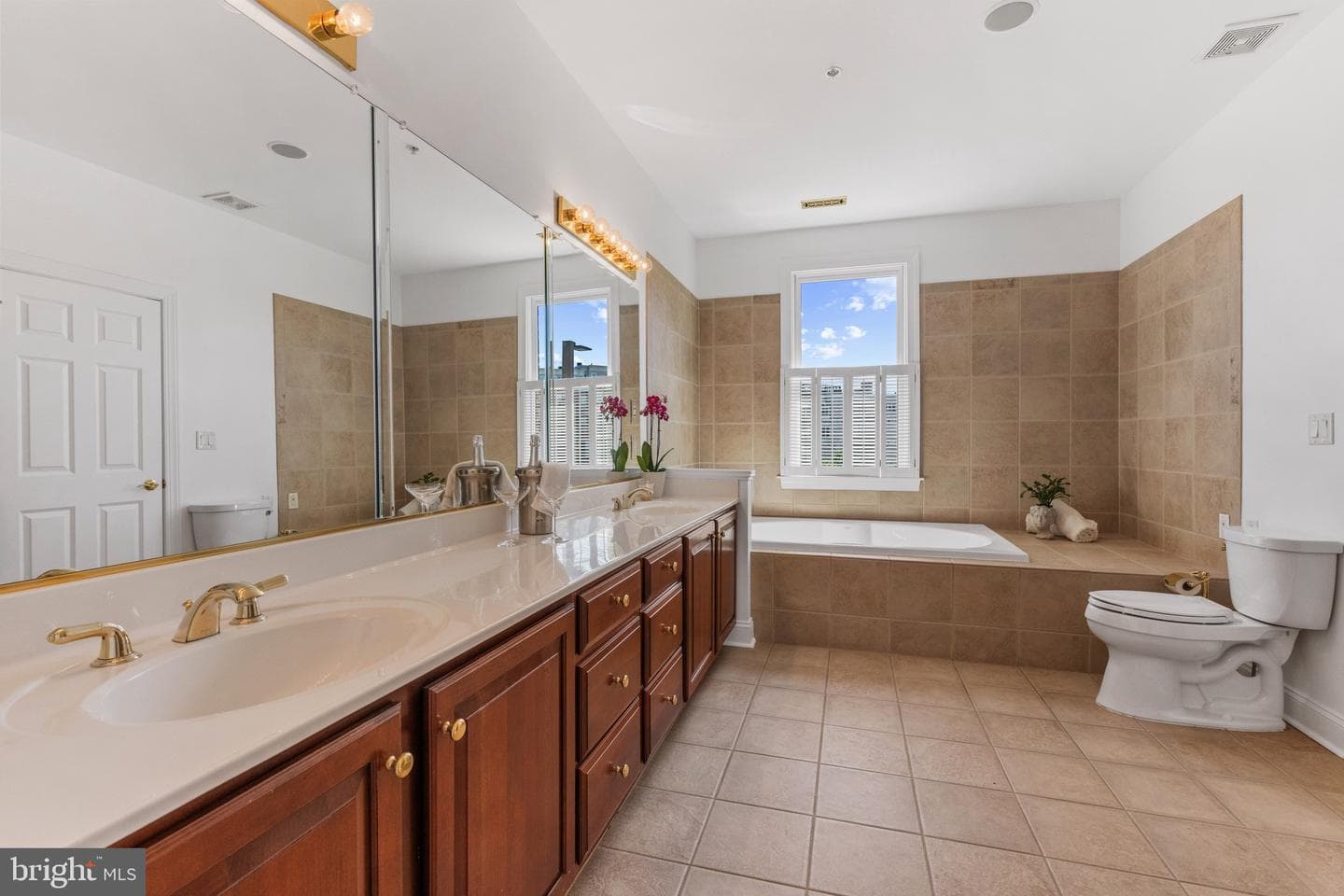 1294 Harbor Island Walk photo 14