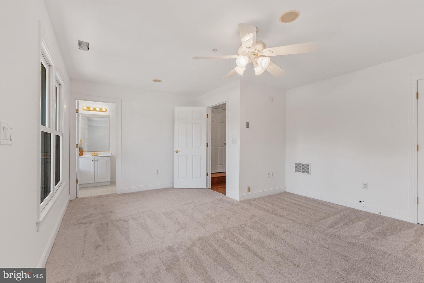 1294 Harbor Island Walk photo 23
