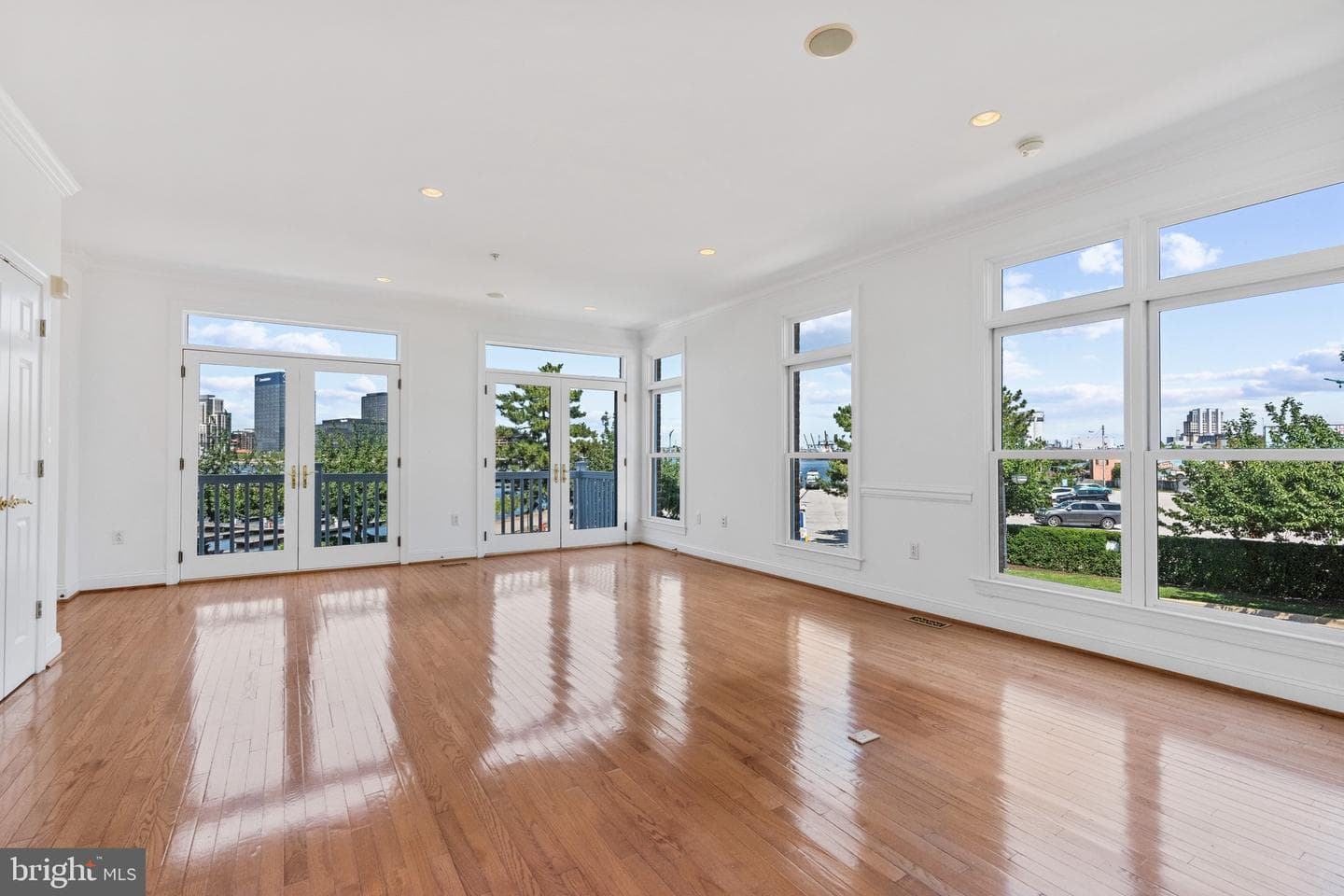 1294 Harbor Island Walk photo 37