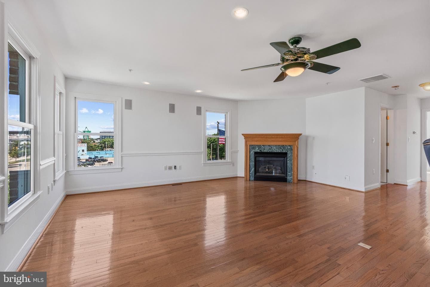1294 Harbor Island Walk photo 40