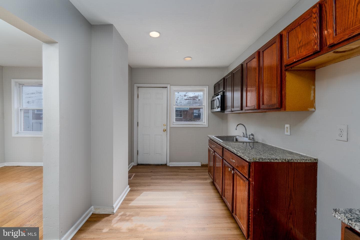 23 S Abington Avenue photo 9