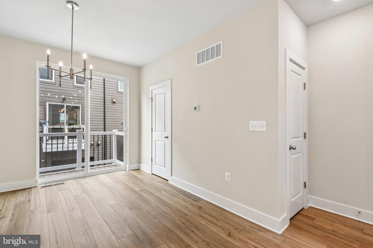 2729 Light Street photo 12