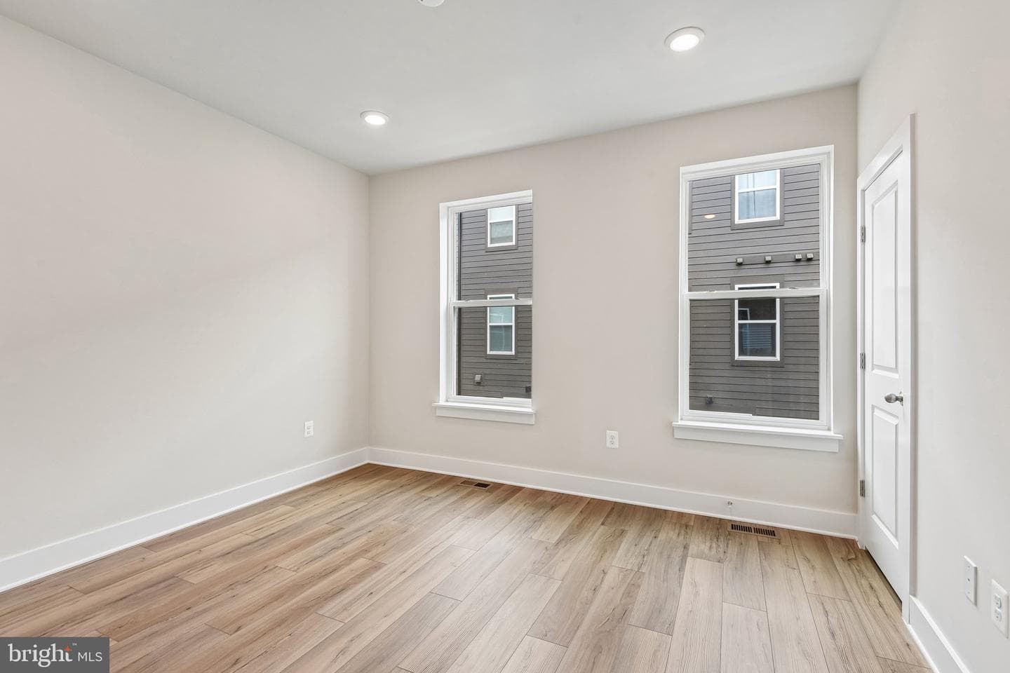 2729 Light Street photo 16
