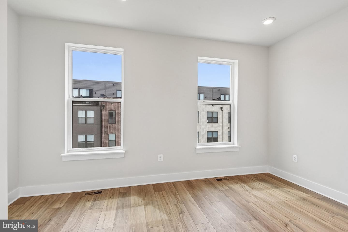 2729 Light Street photo 19