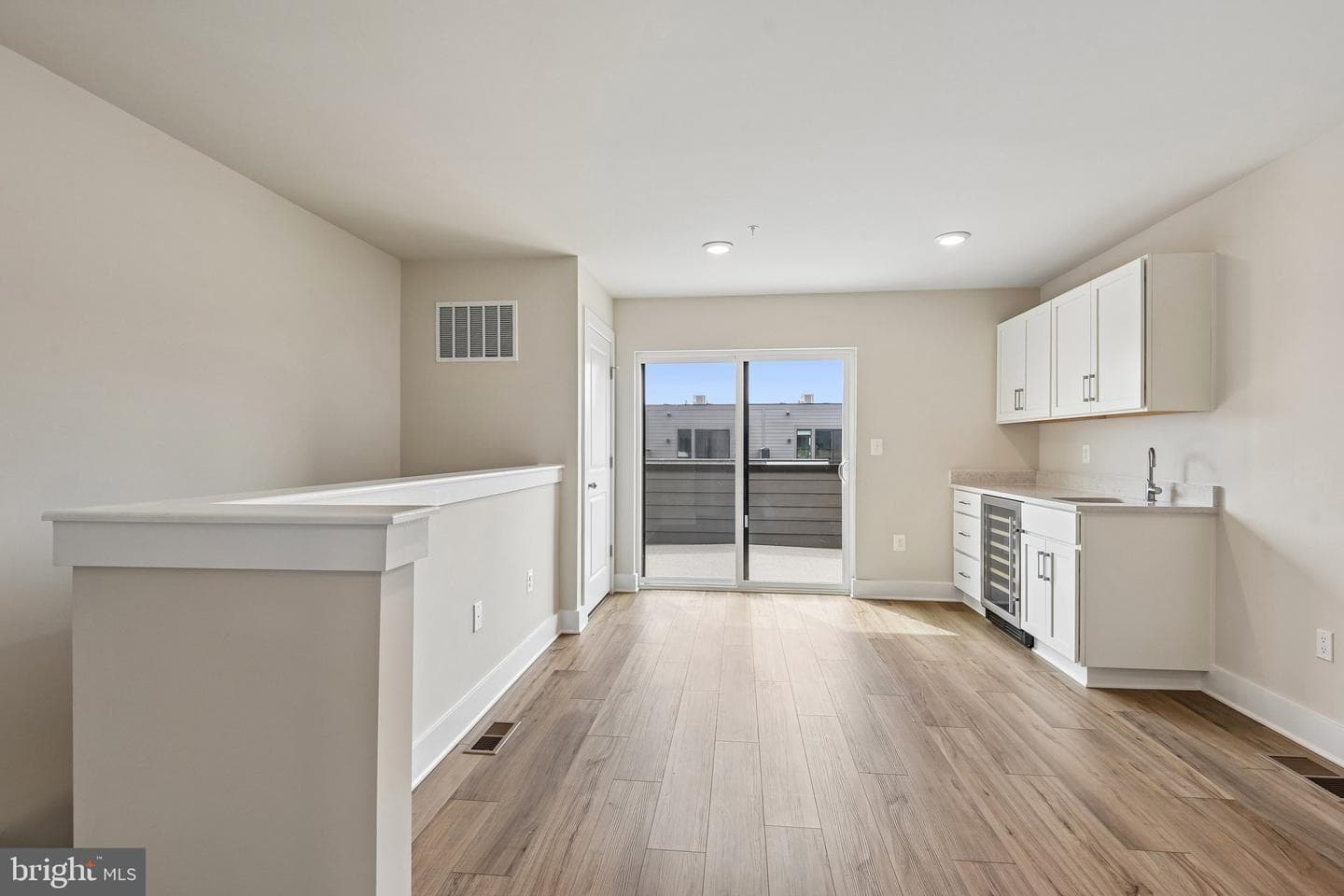 2729 Light Street photo 4