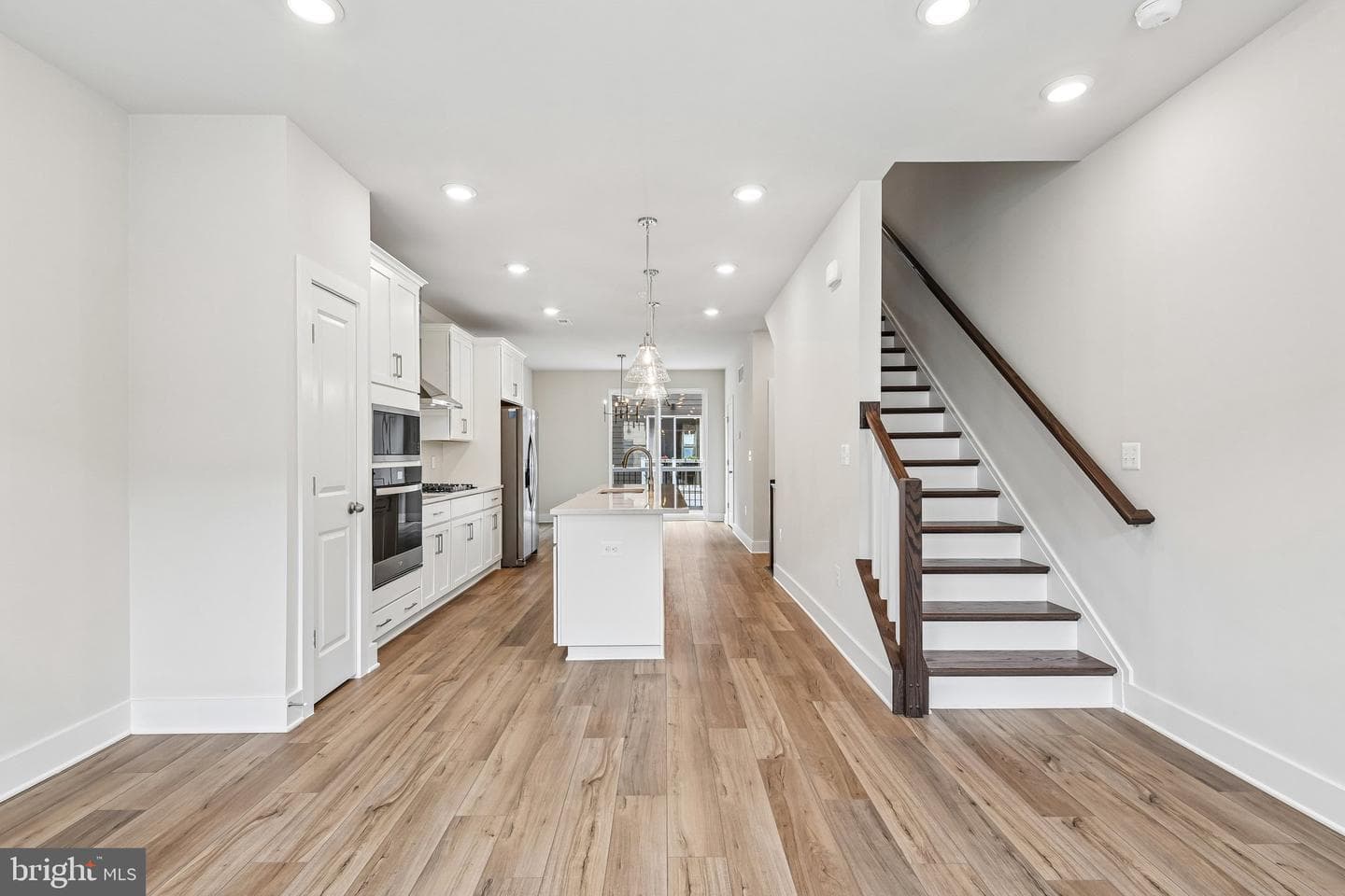 2729 Light Street photo 7