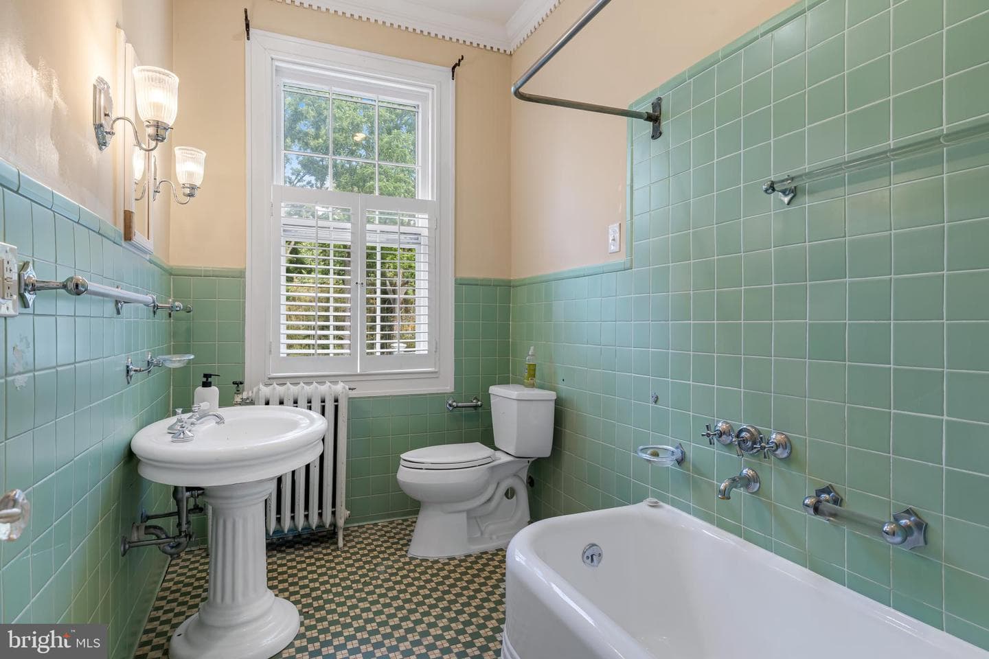 527 Nottingham Road photo 44