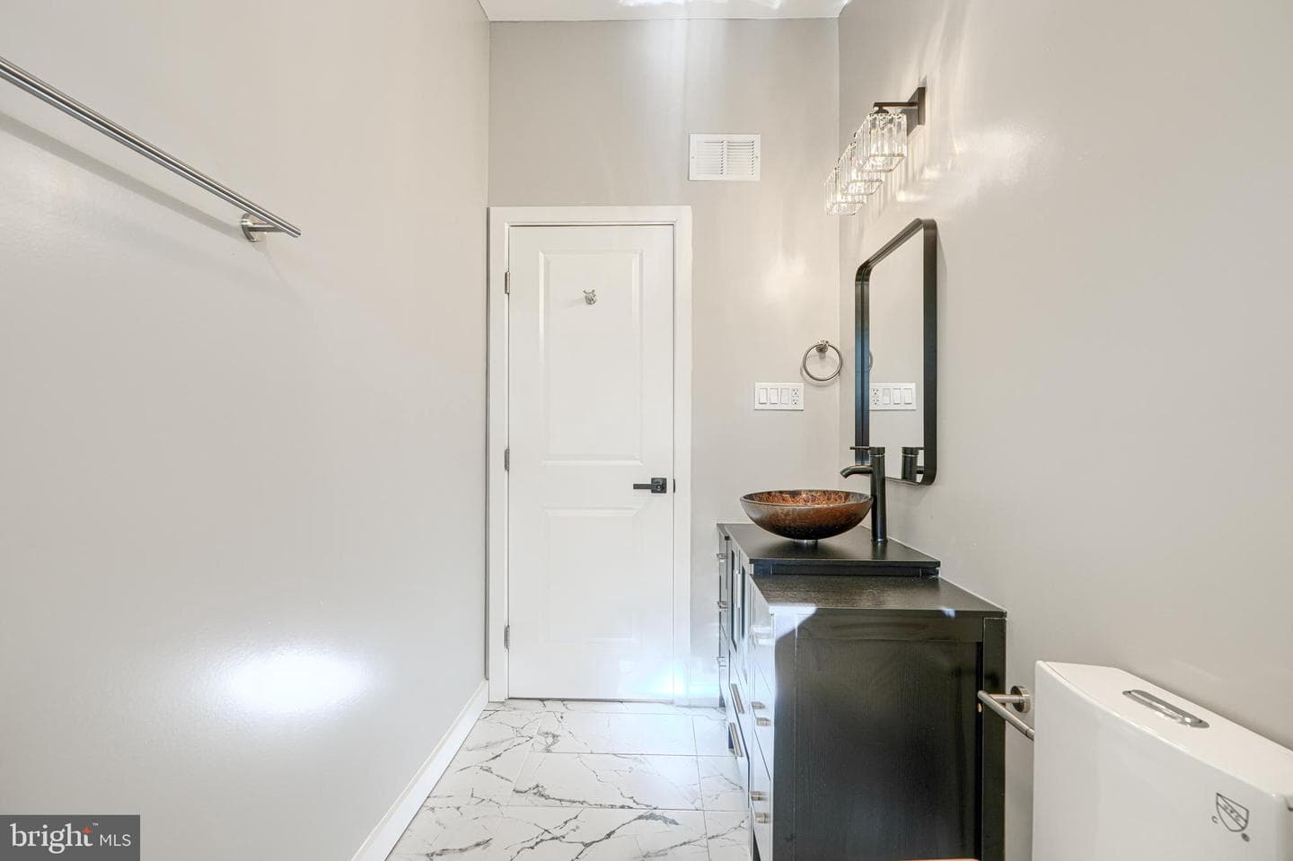 6200 Ivymount Road photo 34