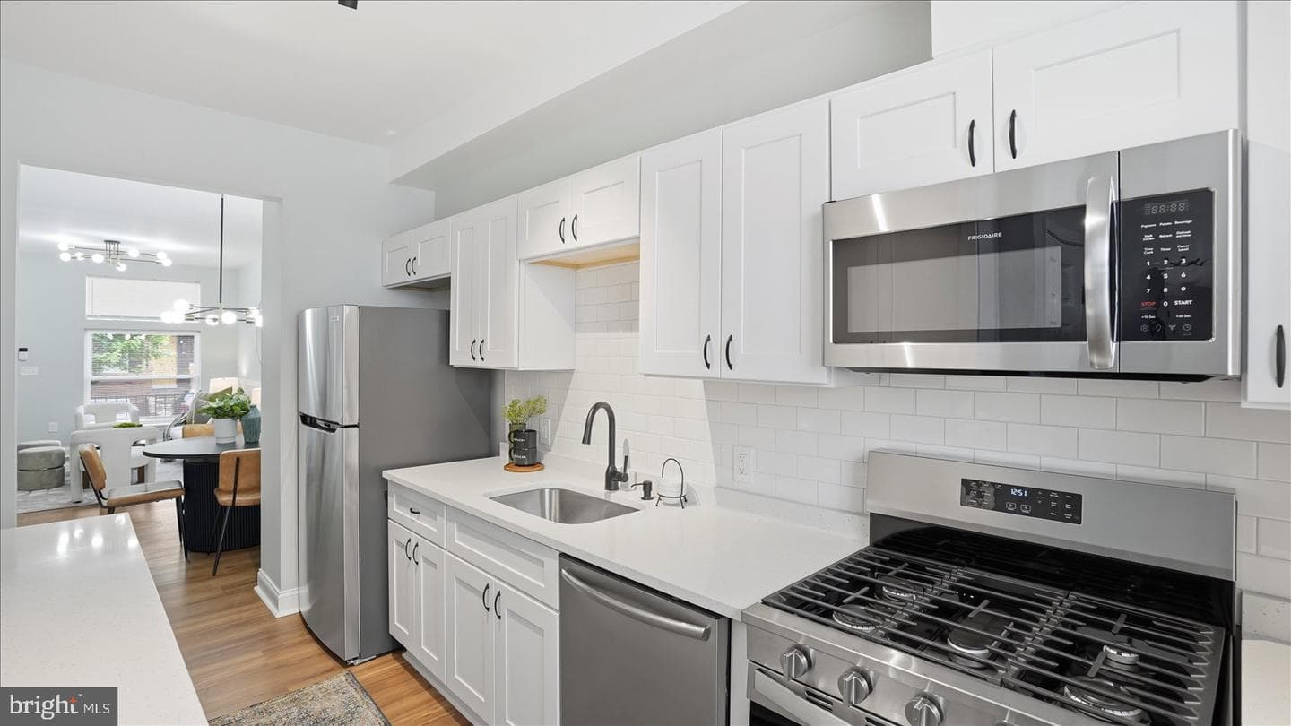 502 N Robinson Street photo 13