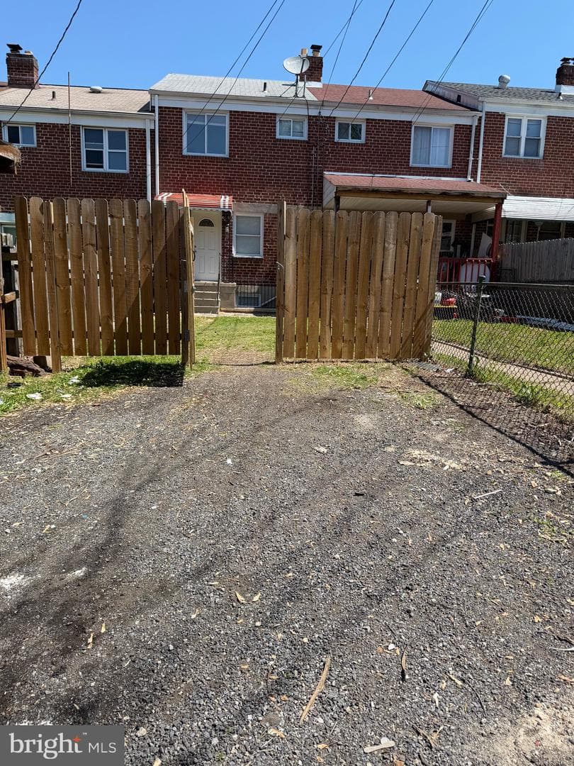 1626 Inverness Avenue photo 4