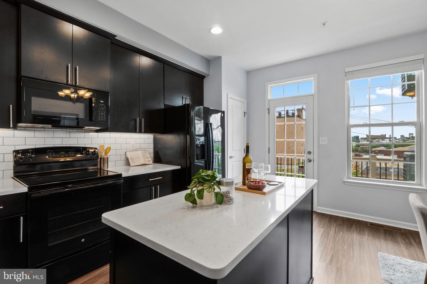 902 S Macon Street photo 18