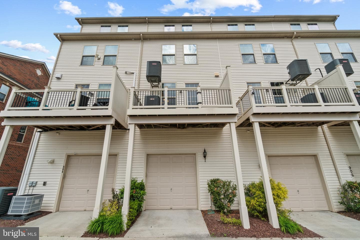 902 S Macon Street photo 32
