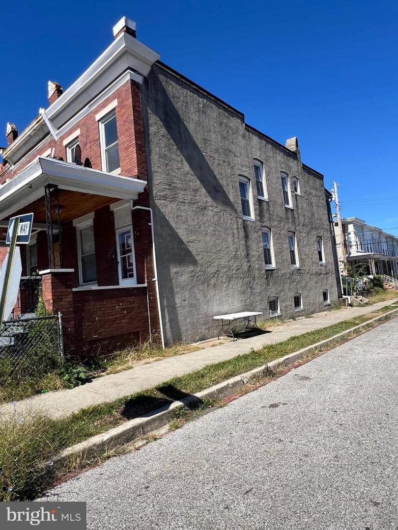 2826 Winchester Street photo 3