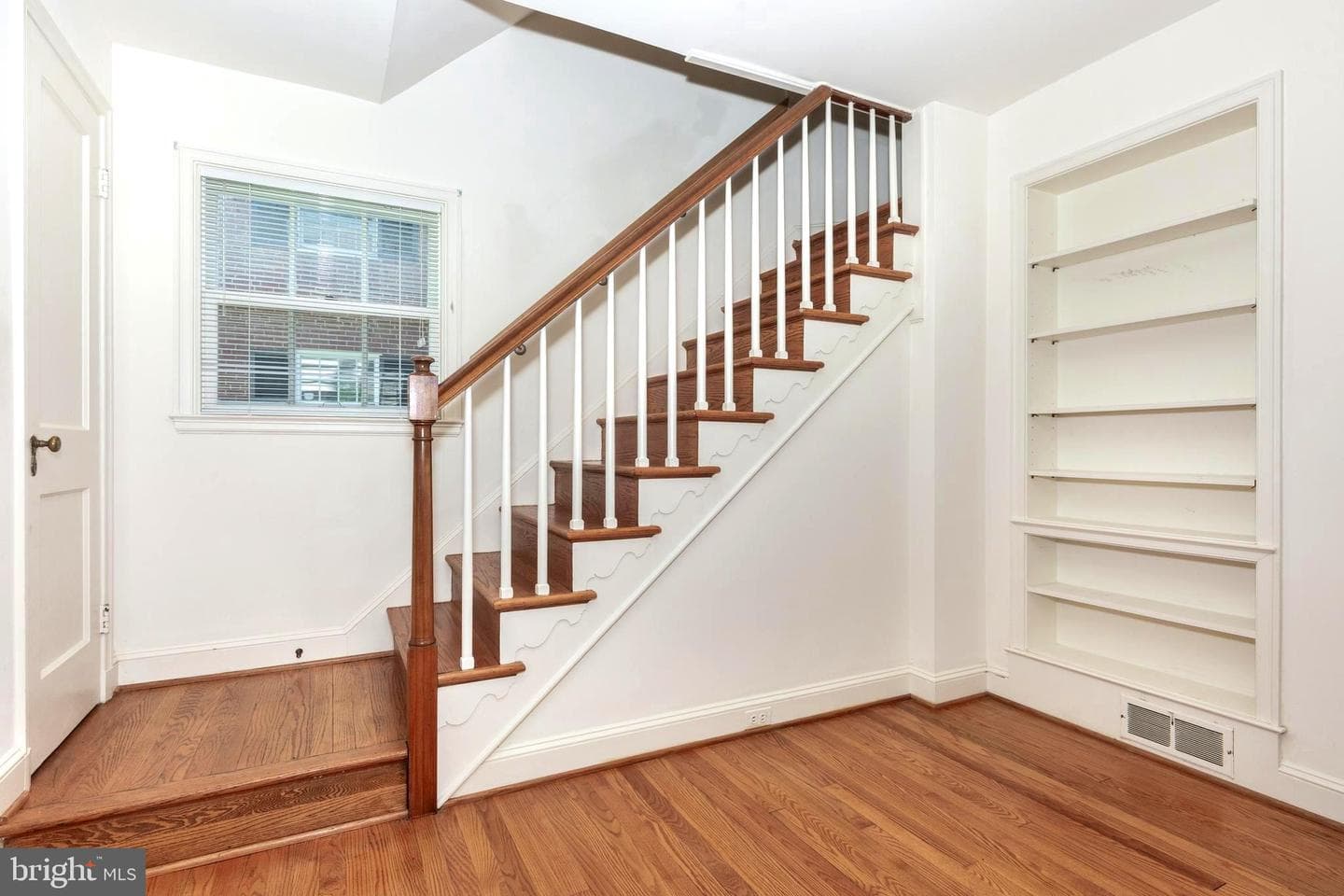 323 Broadmoor Road photo 14
