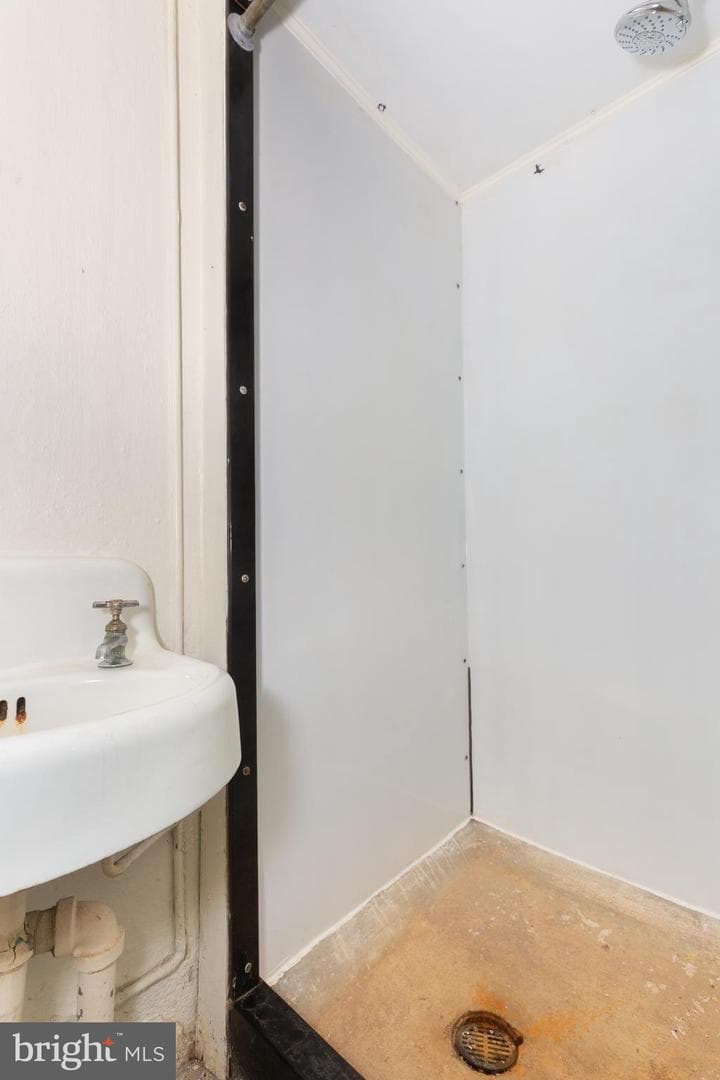 323 Broadmoor Road photo 27