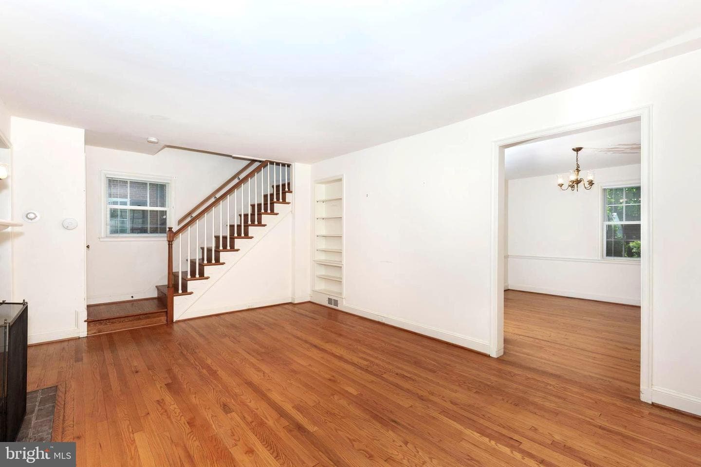 323 Broadmoor Road photo 5
