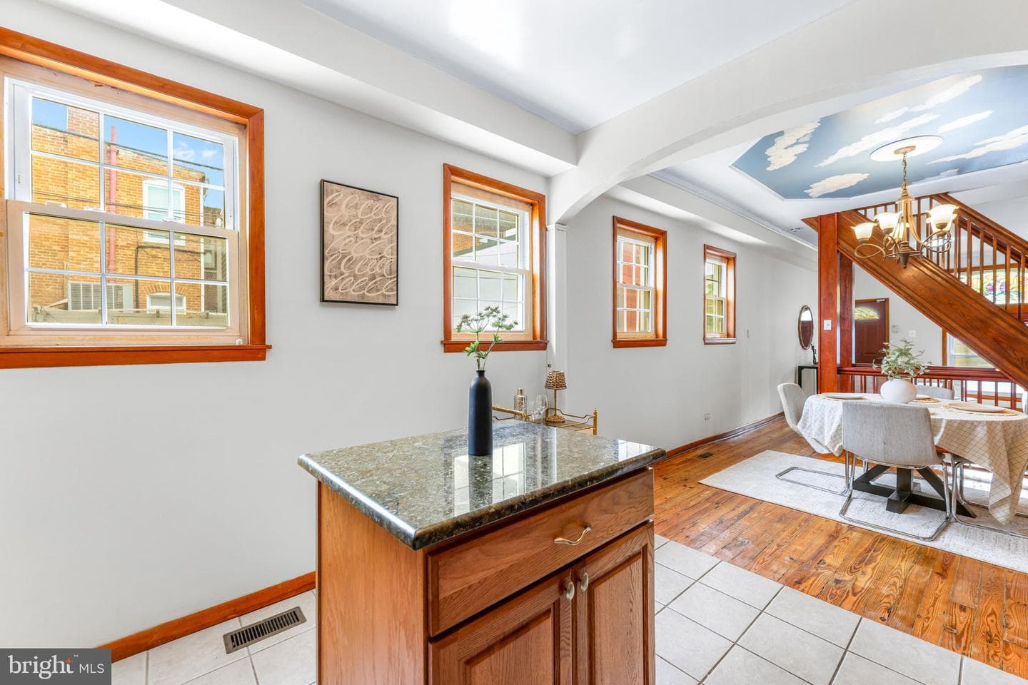 500 S Luzerne Avenue photo 13