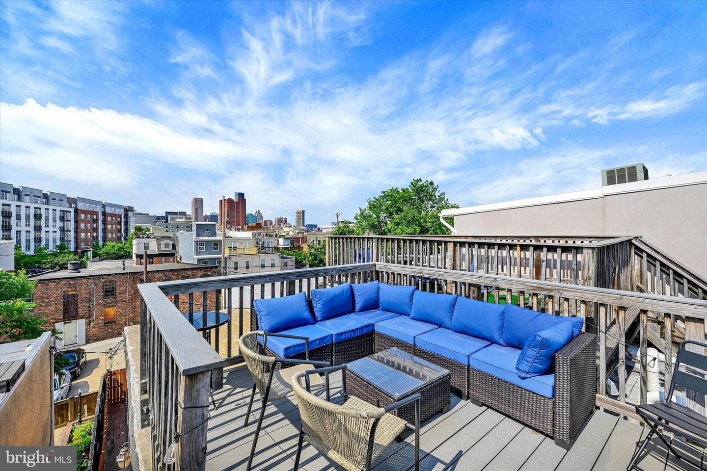 128 W Ostend Street photo 25