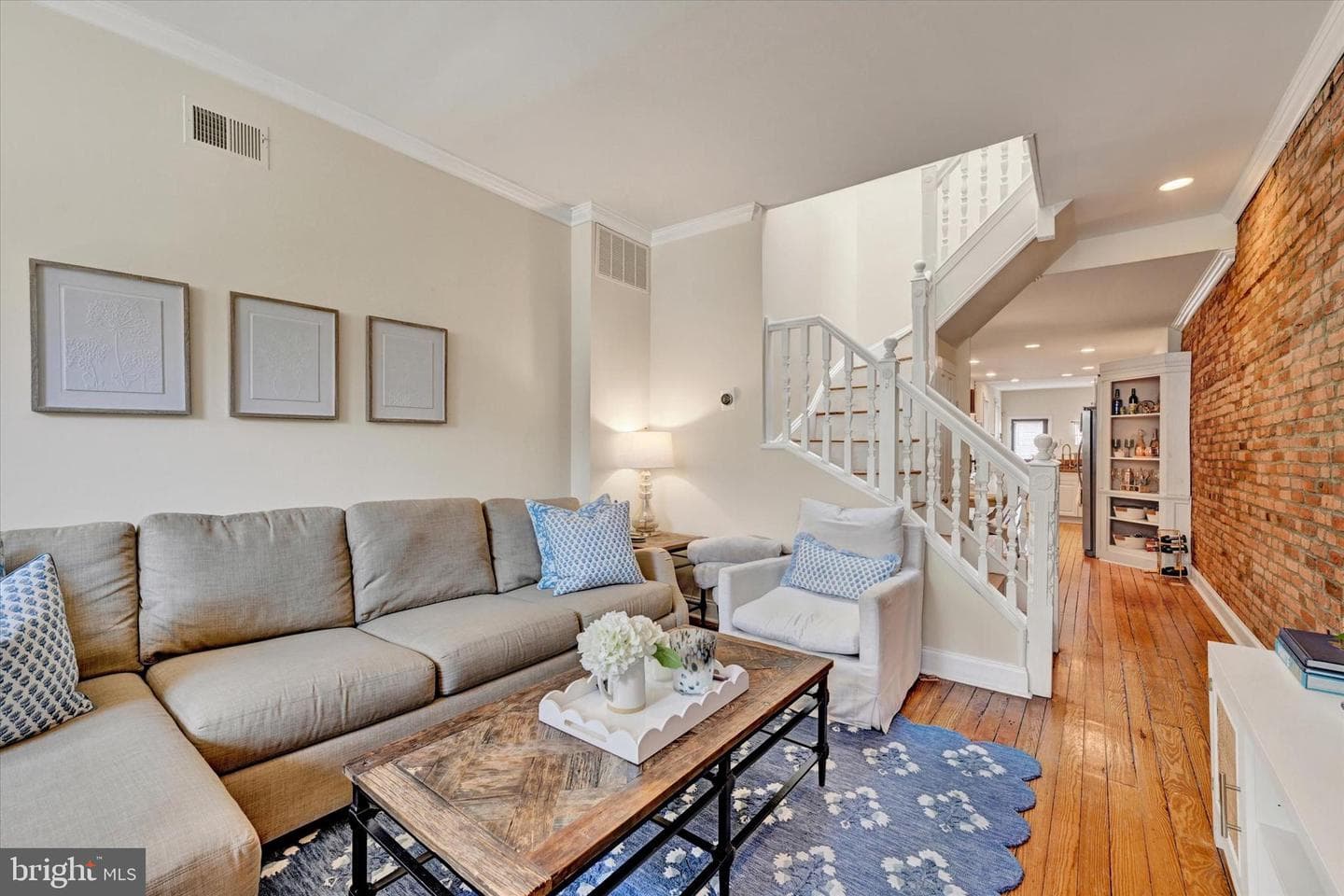 128 W Ostend Street photo 3