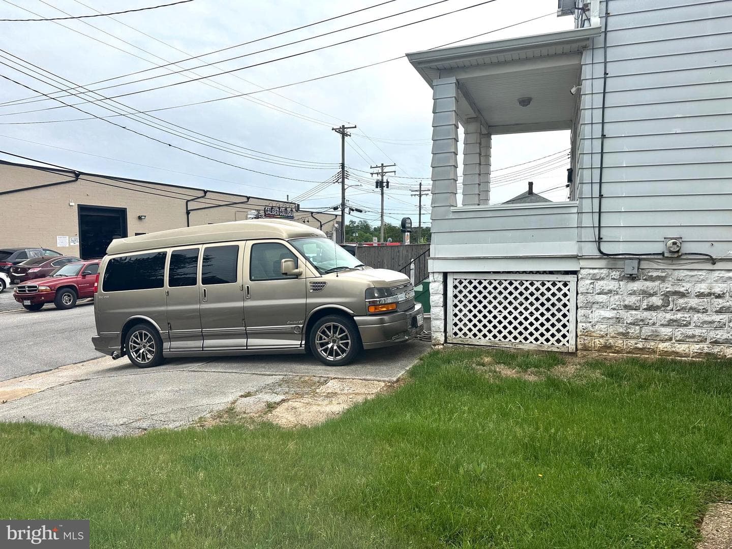 4020 Mortimer Avenue photo 4