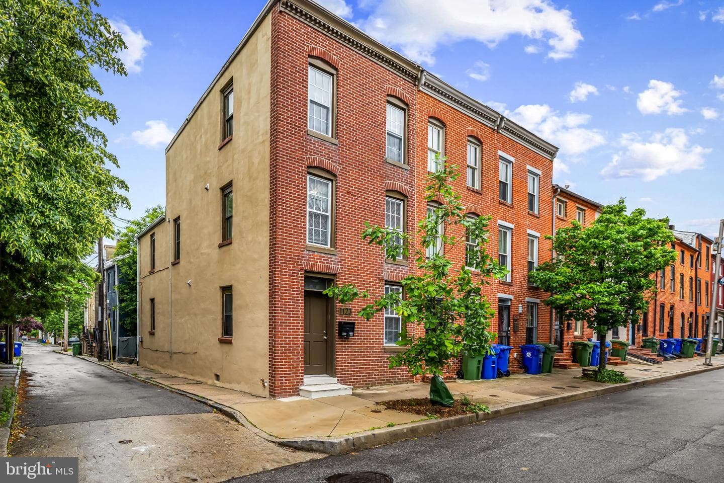 1123 Hollins Street