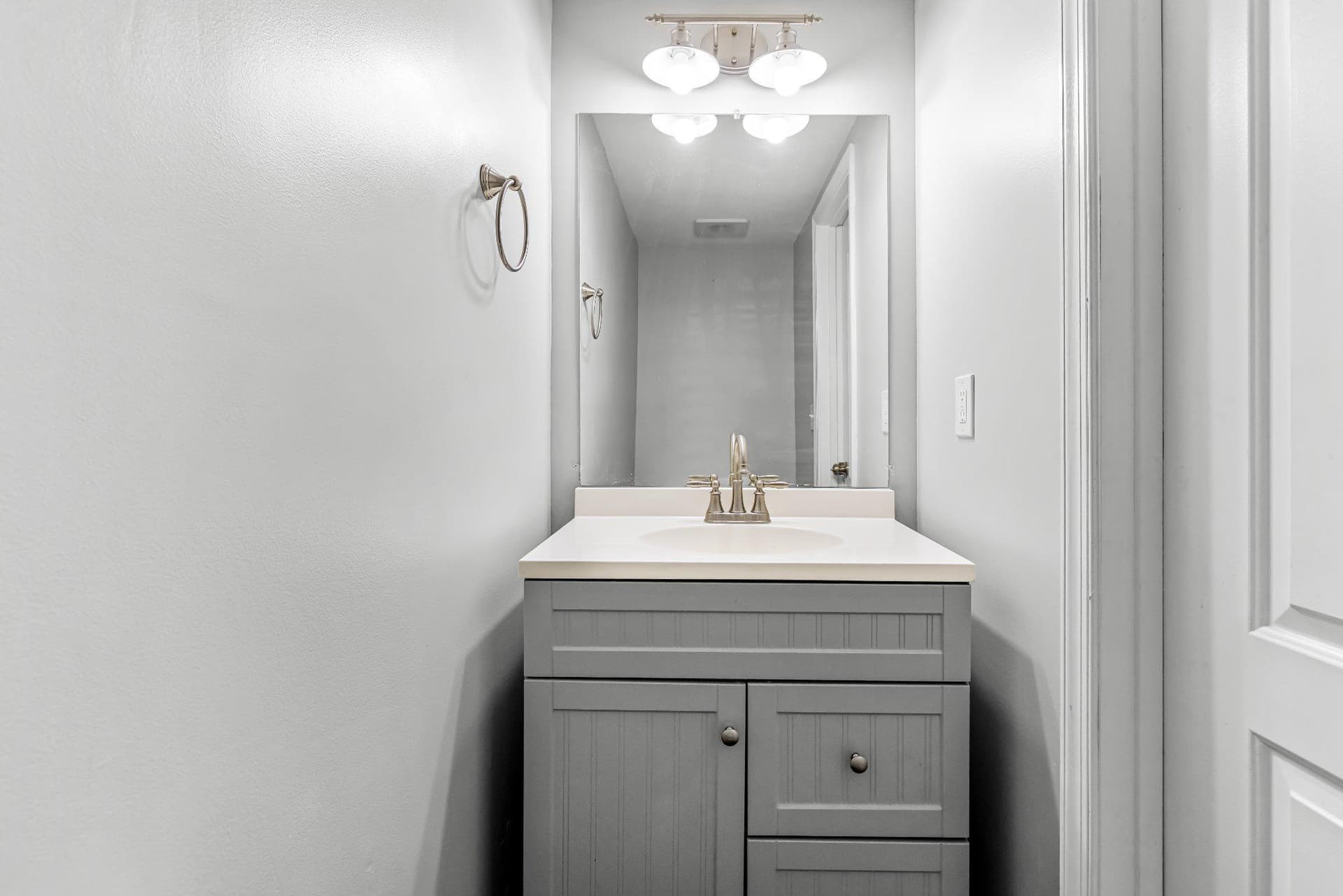 1123 Hollins Street photo 12