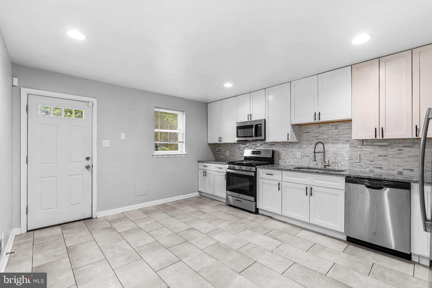 1123 Hollins Street photo 14