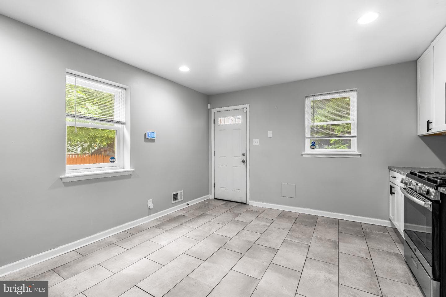 1123 Hollins Street photo 18