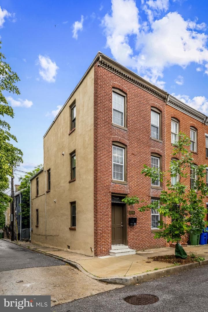 1123 Hollins Street photo 2