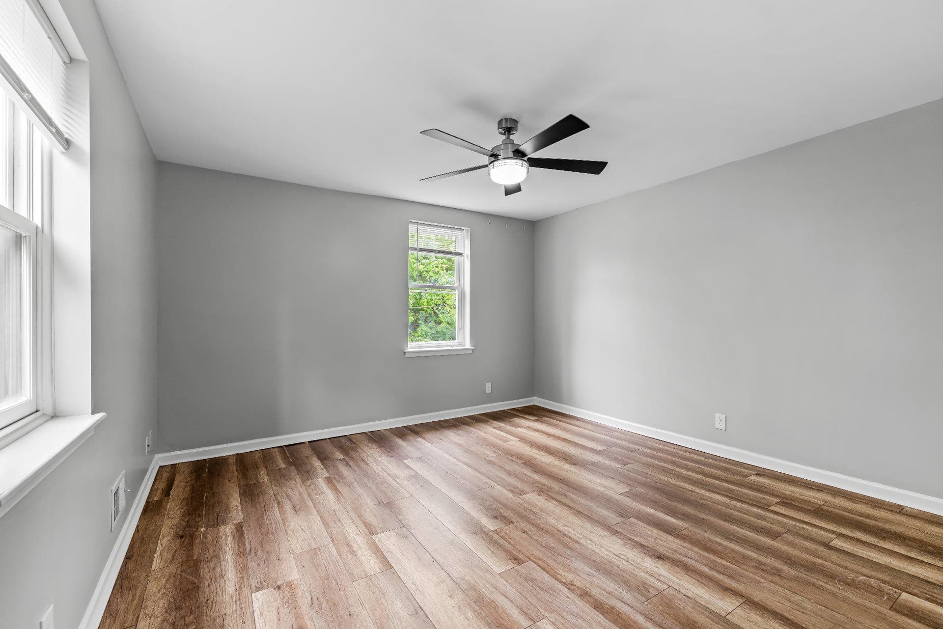 1123 Hollins Street photo 21