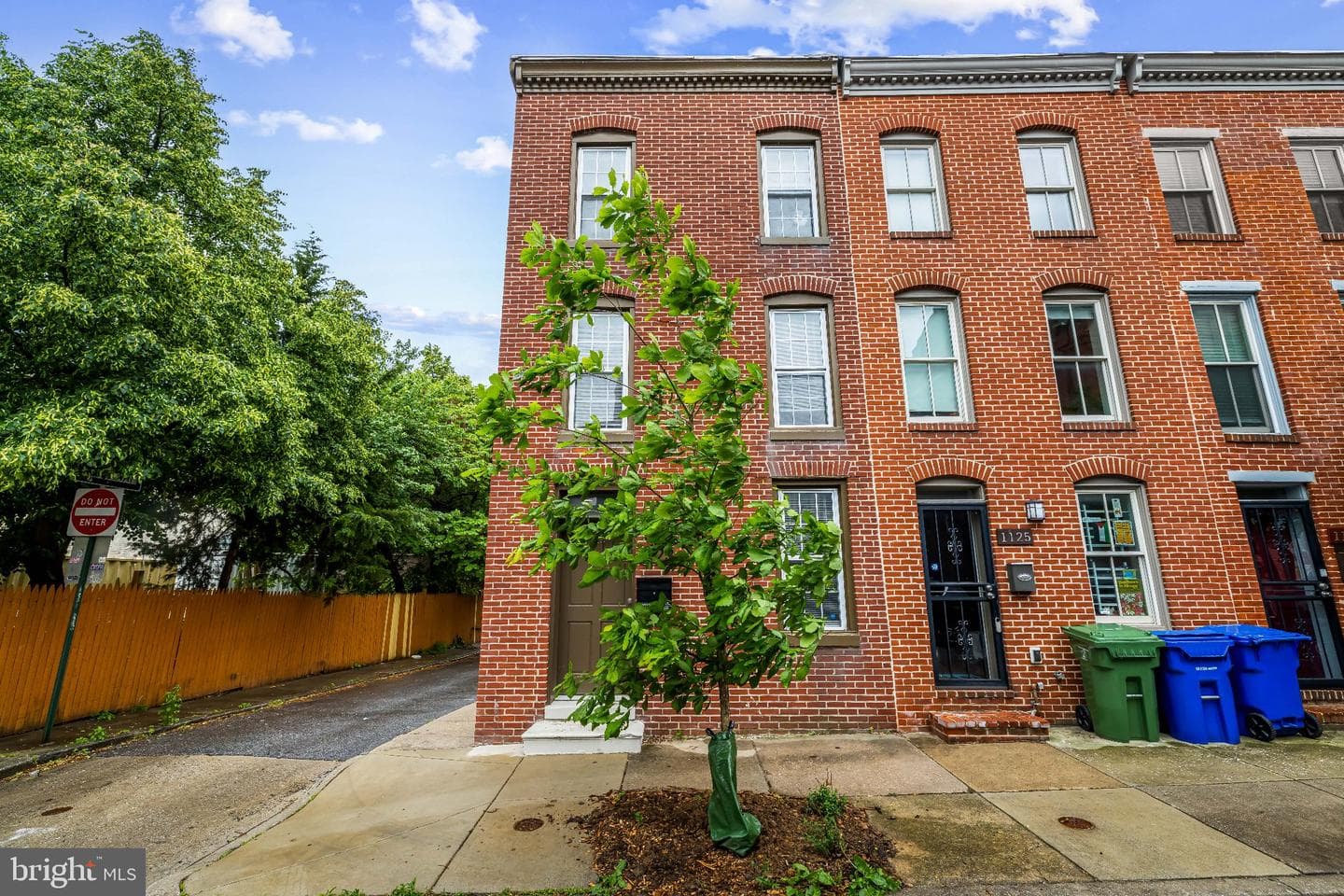 1123 Hollins Street photo 3