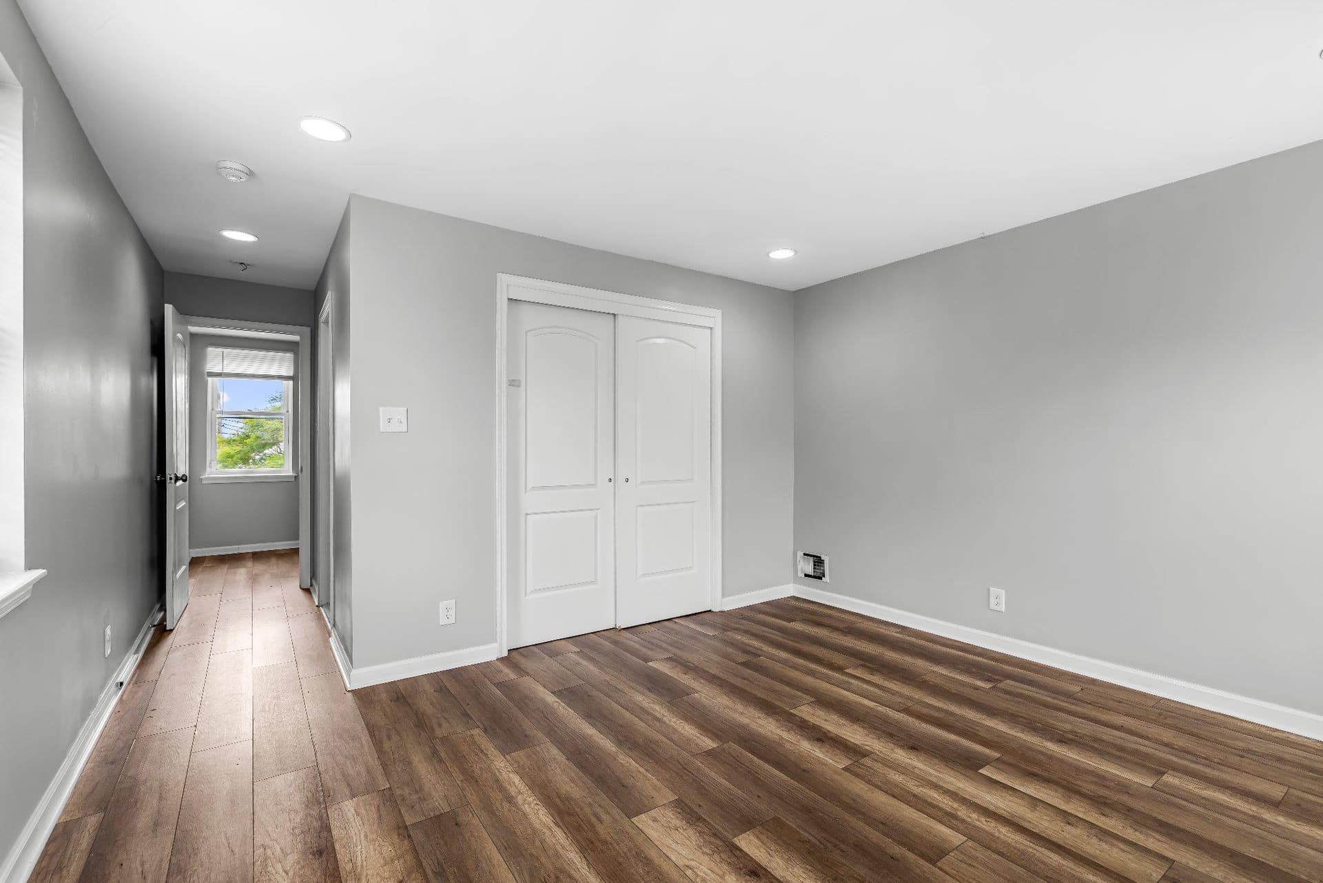 1123 Hollins Street photo 30