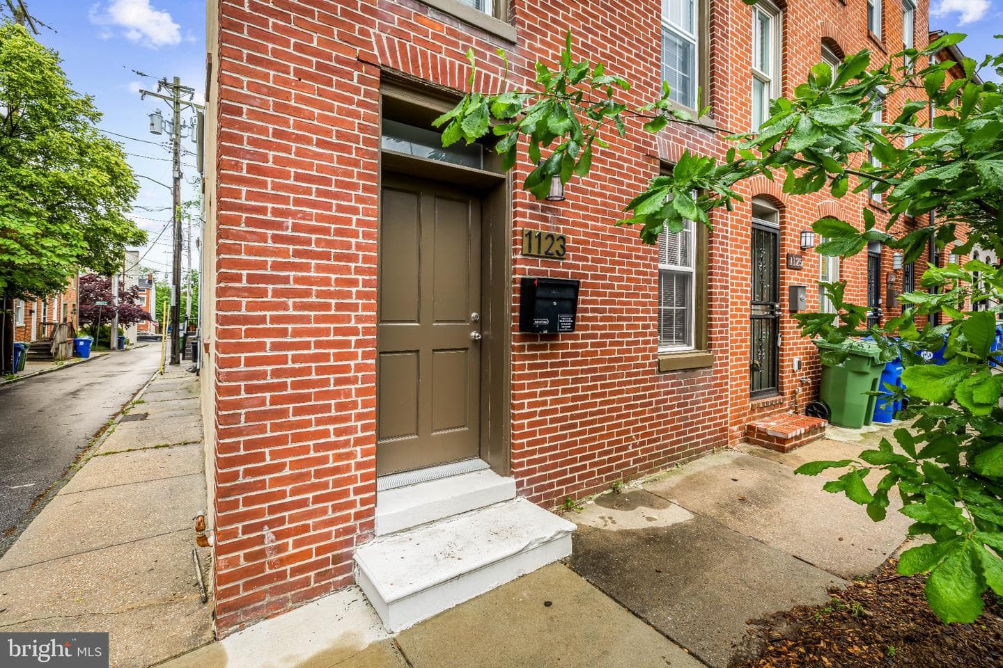 1123 Hollins Street photo 4