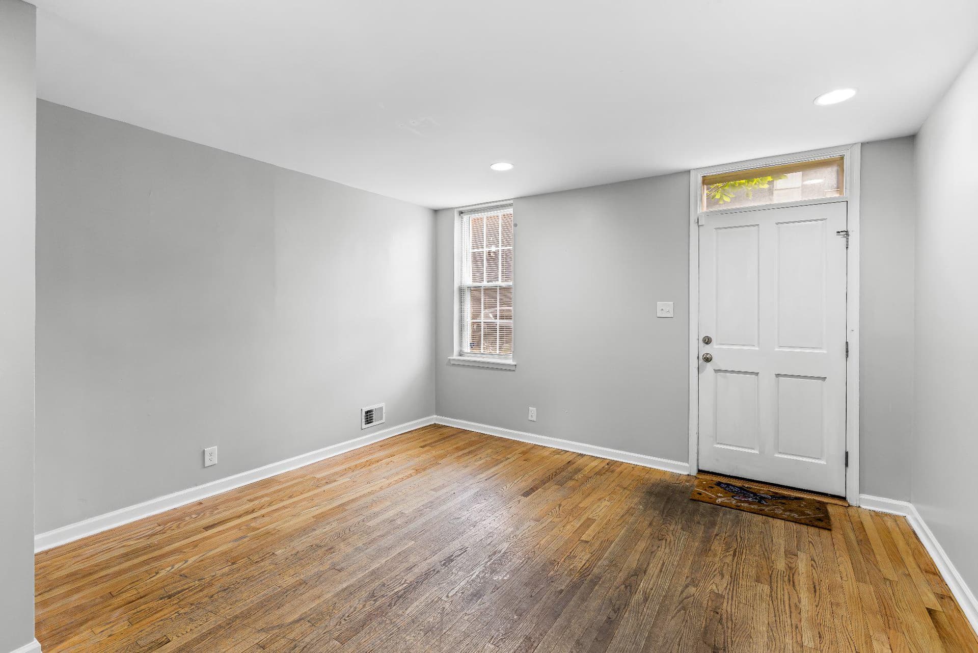 1123 Hollins Street photo 7