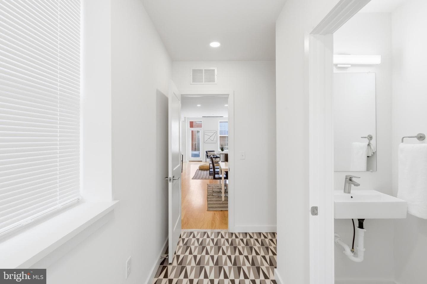 710 Mura Street photo 20