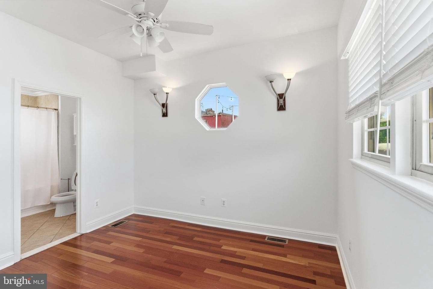 11 E Ostend Street photo 18