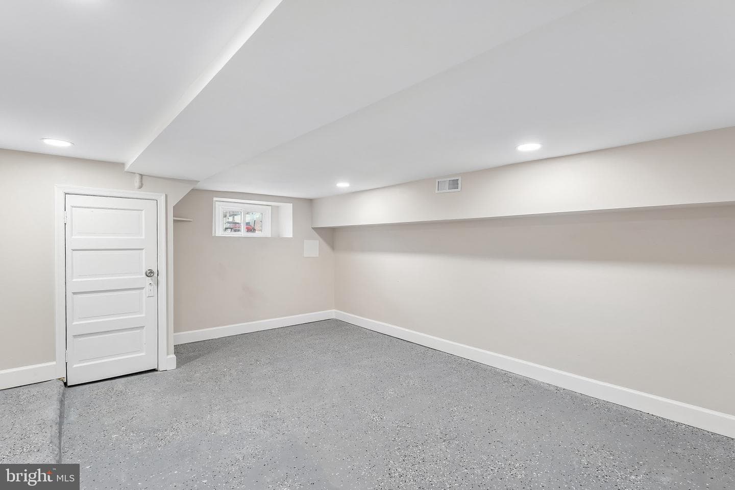 135 N Highland Ave photo 24