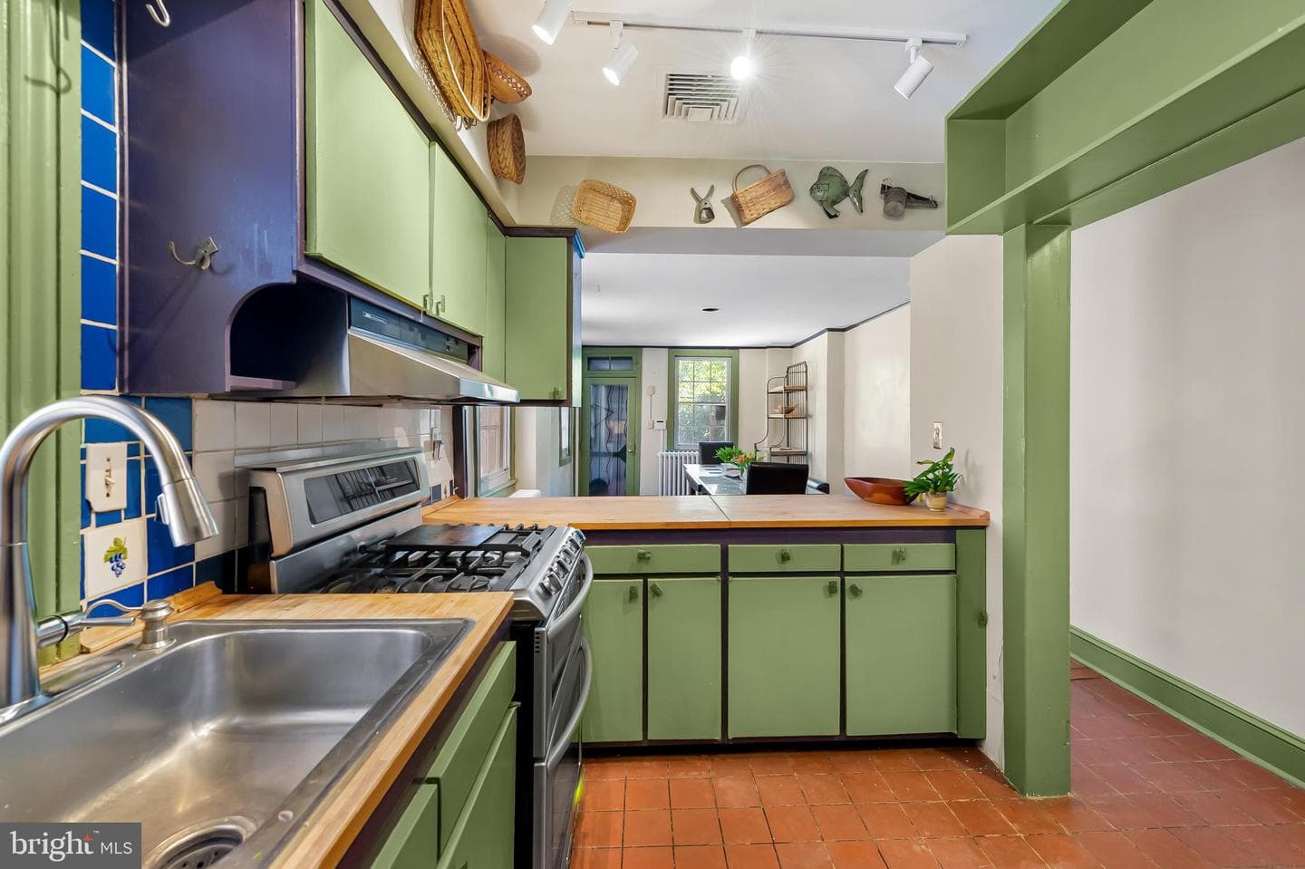 1211 Bolton Street photo 25