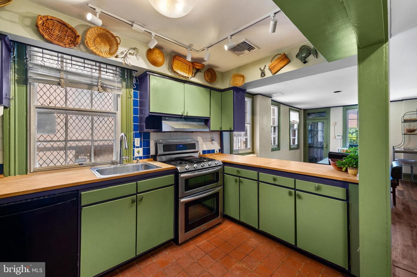 1211 Bolton Street photo 27