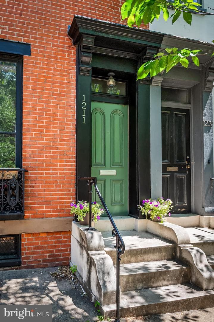 1211 Bolton Street photo 3