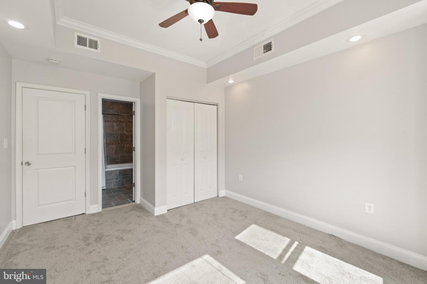 101 East Avenue photo 17