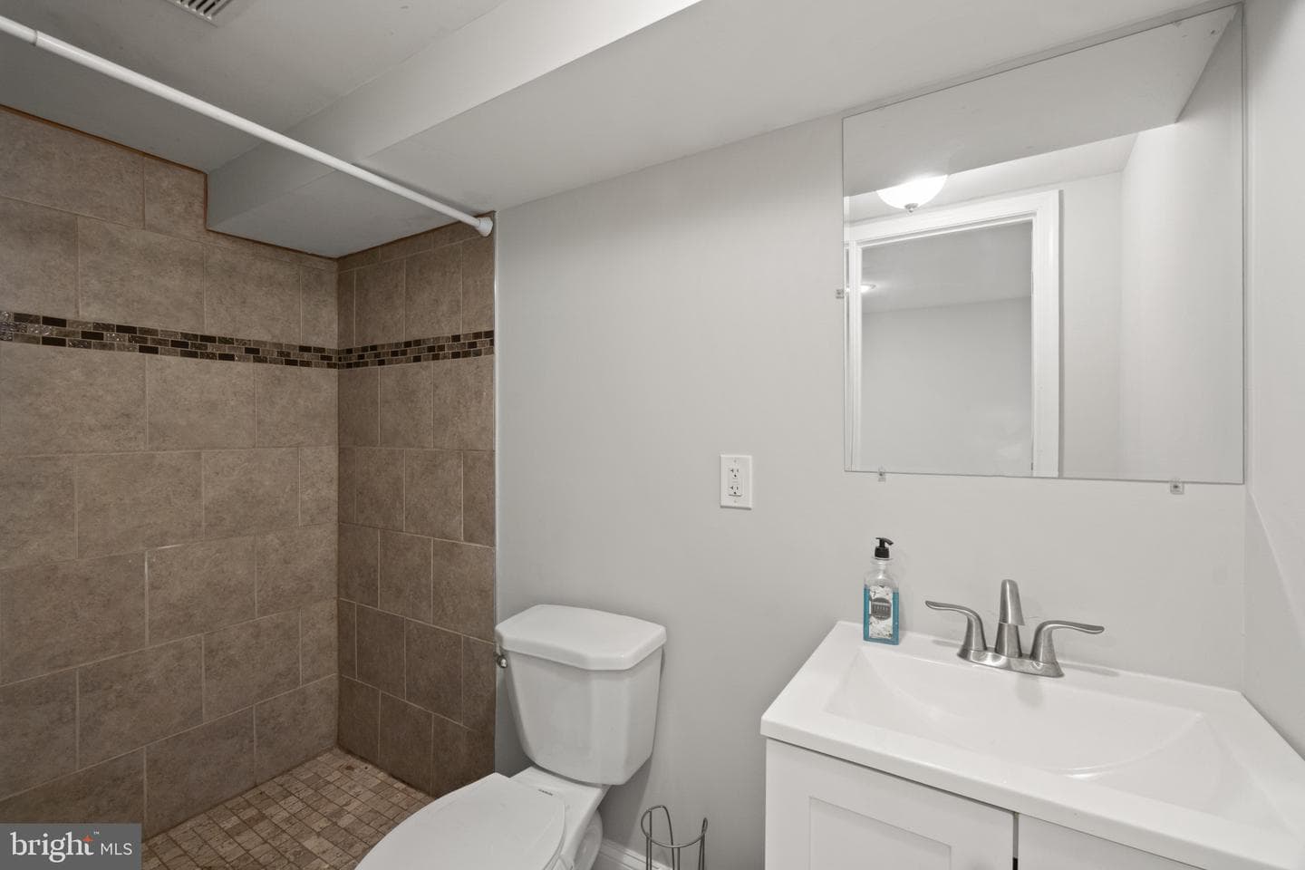 101 East Avenue photo 31