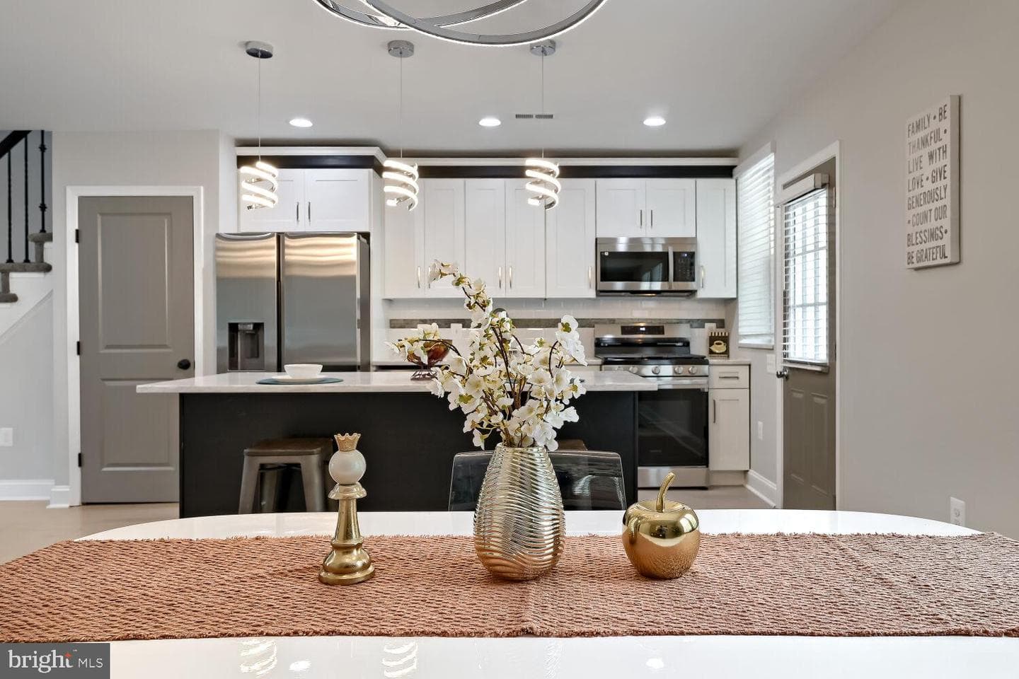 302 Martingale Avenue photo 8