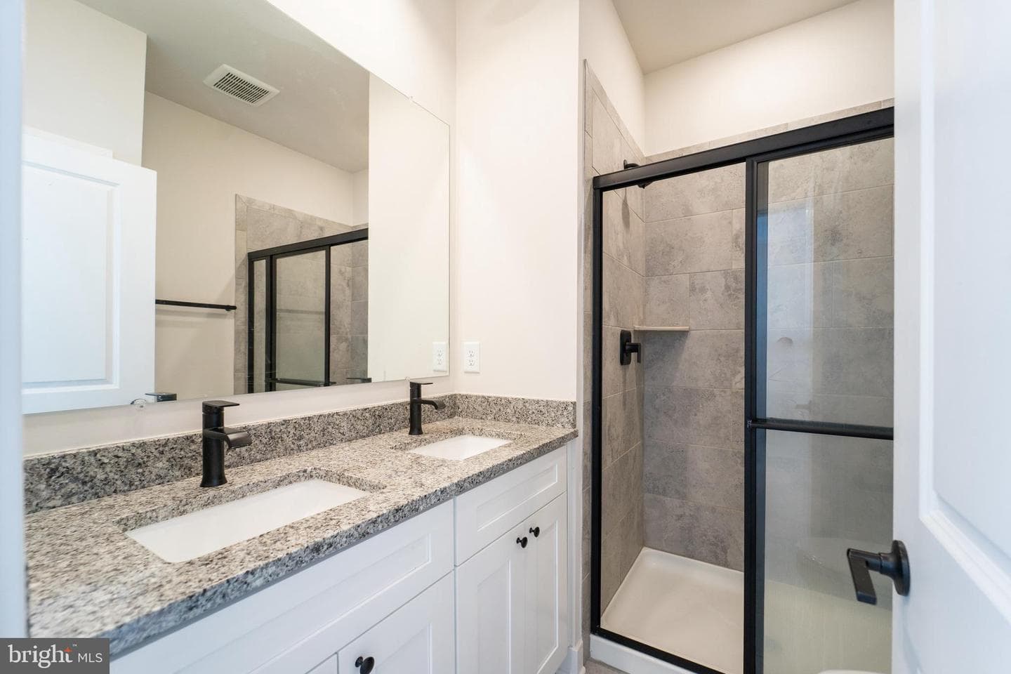 4334 Roland Heights Avenue photo 20