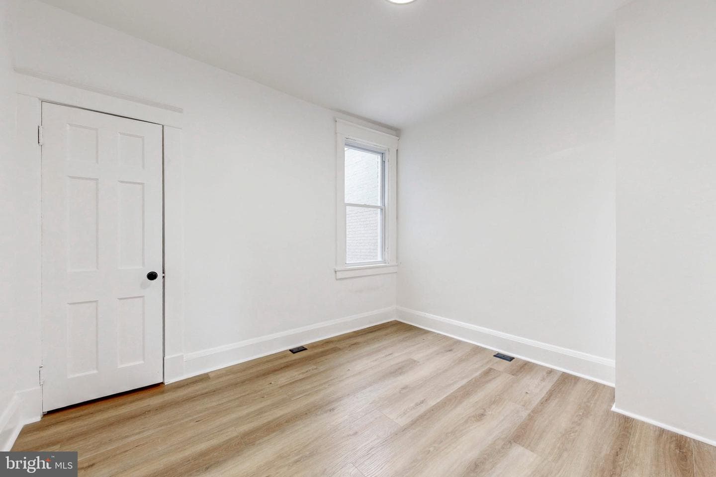 2320 W Lexington Street photo 19