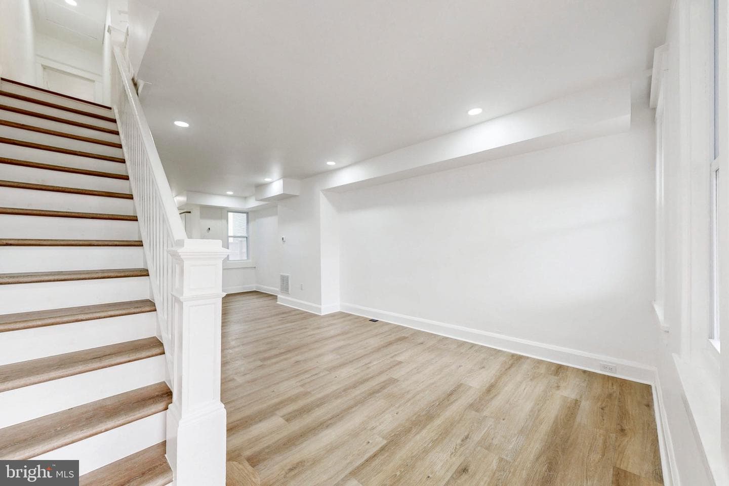 2320 W Lexington Street photo 3