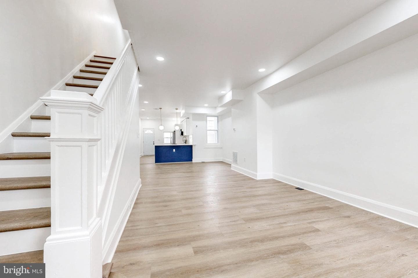 2320 W Lexington Street photo 4